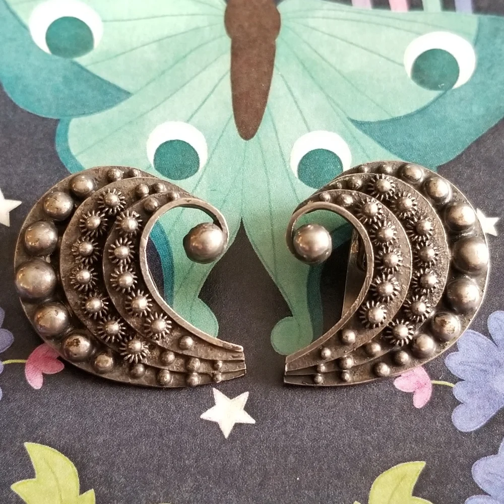 Vintage earrings crescent shape 800 silver clip star cutout clipon moon